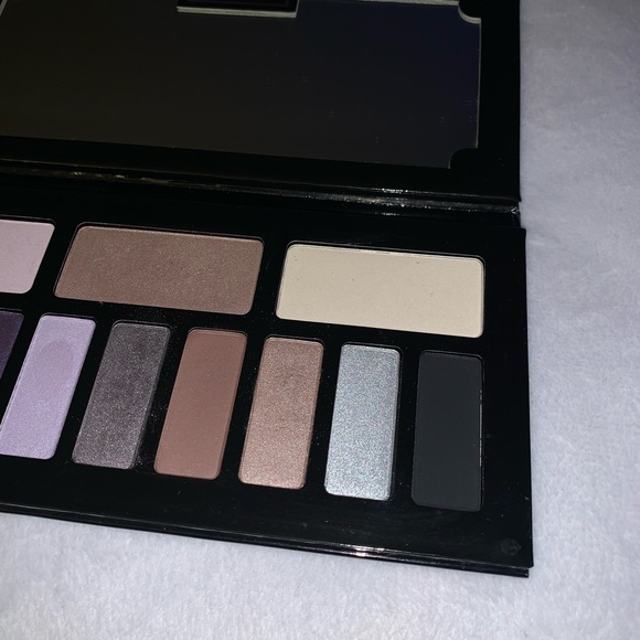 KAT VON D Interstellar eyeshadow palette. - Picture 4 of 6